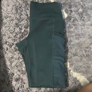 Fabletics Mila high waisted pocket Capri Everglade